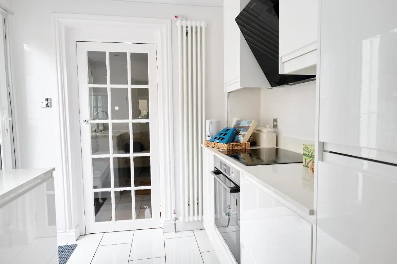 Super Stylish Flat Very Close To Freeman Hospital! location